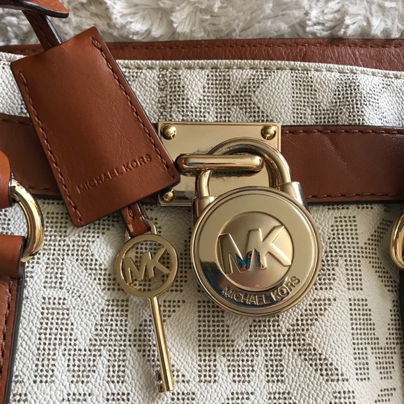 Michael Kors Tote Purse - Picture 3 of 4